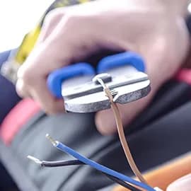 Travaux de câblage électrique soignés