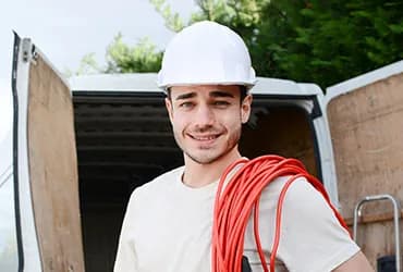 Électricien Léon Services en intervention